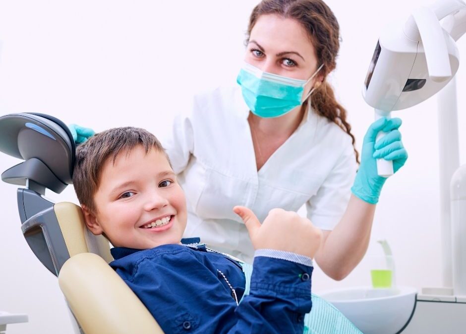 ¿Cuándo debo empezar a llevar a mi hijo al dentista?