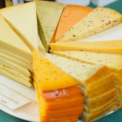 una buena tabla de quesos puede ser buena para tu salud dental - consejo dr. abad jaén
