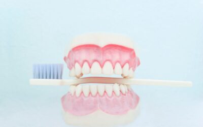 Prótesis dentales: ¿Cómo cuidarlas para que duren más tiempo?